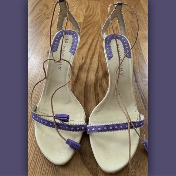 Authentic BURBERRY Suede Ankle-Tie Kitten Heel - Picture 2 of 9